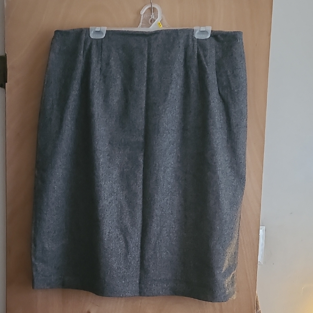 Elegant Gray Women's Lined Wool Skirt